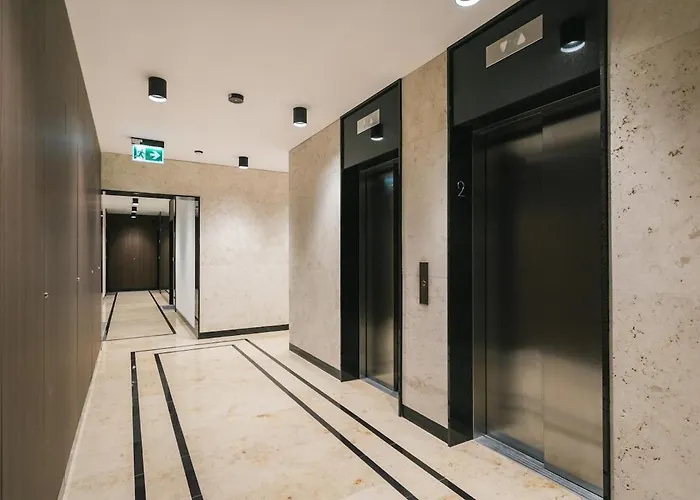 Close-golden - Mennica Residence, 1-bedroom In Center # 140 شقة